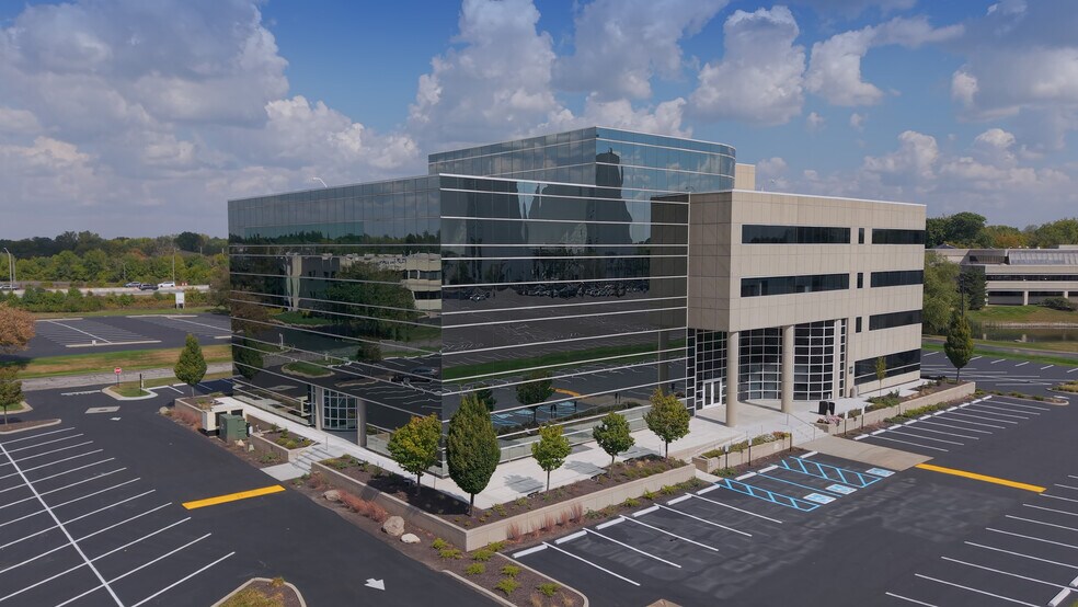 More Photos Of 3600 Woodview Trace, Indianapolis Office For Lease
