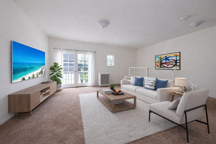 More Photos Of 2636 N Beachwood Dr, Los Angeles Apartments For Sale