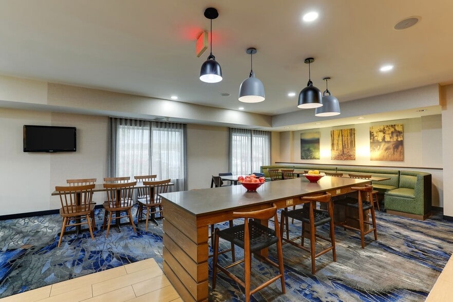 More Photos Of 6851 West Fwy, Fort Worth Hotel For Sale