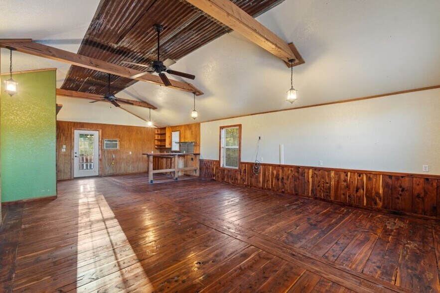 More Photos Of 2755 US Highway 69, Lufkin Storefront Retail Office For Sale