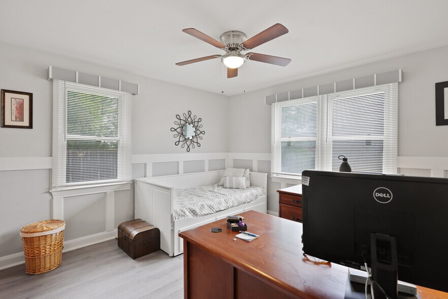 More Photos Of 3904 E Joppa Rd, Nottingham Flex For Sale