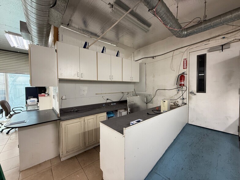 More Photos Of 7304 Canby Ave, Reseda Apartments For Sale