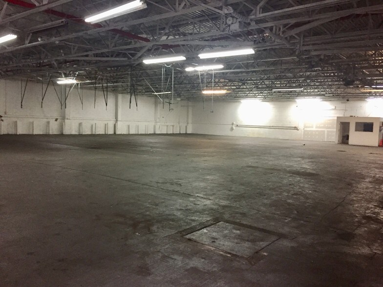 More Photos Of 1616-1632 McDonald Ave, Brooklyn Warehouse For Lease