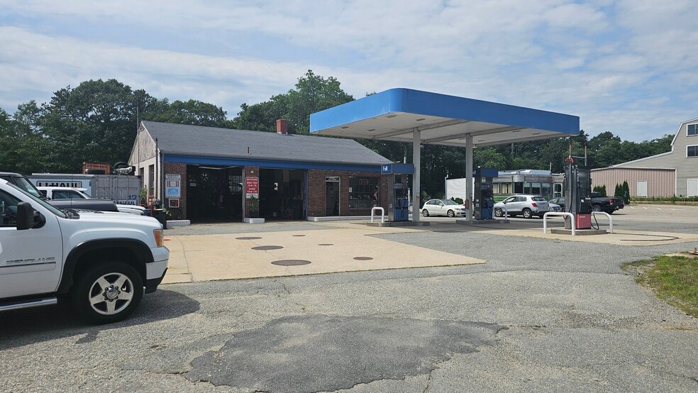 More Photos Of 810 MacArthur Blvd, Pocasset Auto Repair For Sale