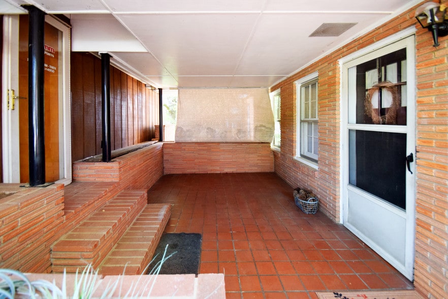 More Photos Of 2306 S Cannon Blvd, Kannapolis Office Residential For Sale