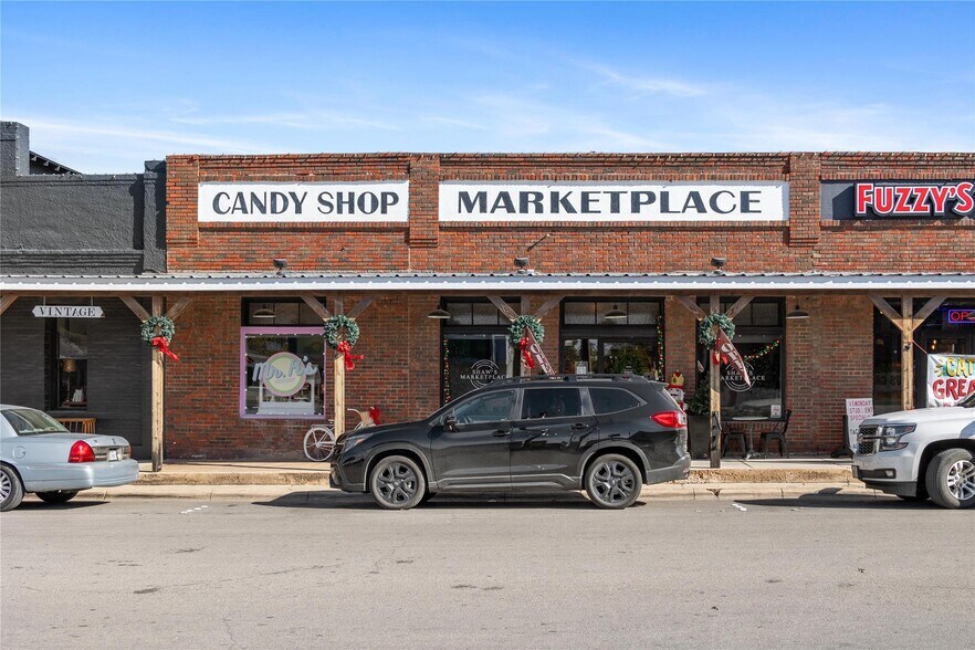 More Photos Of 508 N Center Ave, Brownwood Department Store For Sale