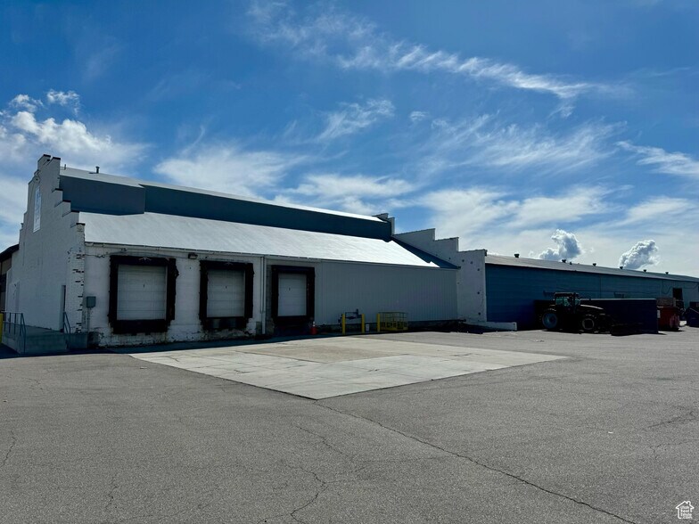 More Photos Of 848 S 2000 W, Syracuse Unknown For Lease