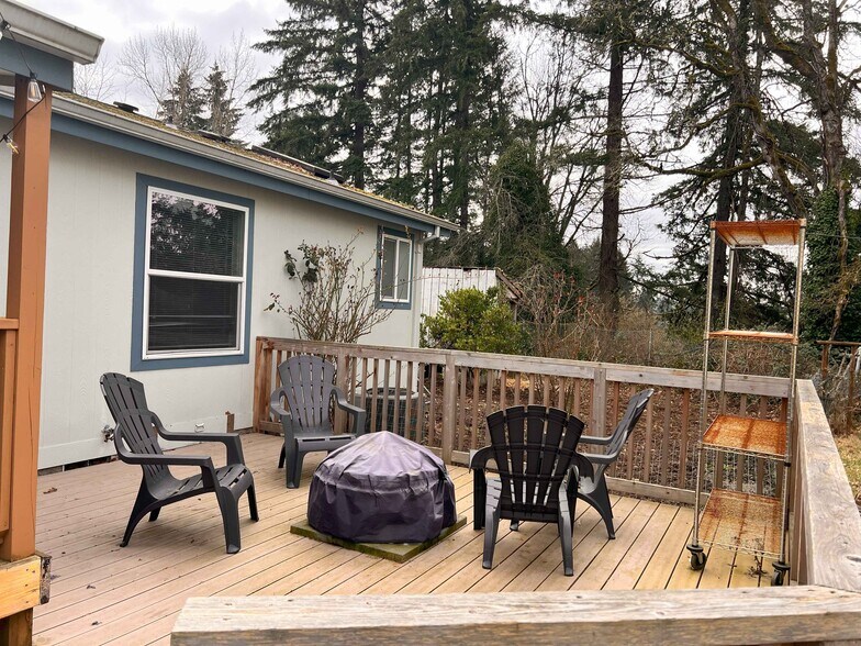 More Photos Of 17551 SE Highway 224, Damascus Manufacturing For Sale