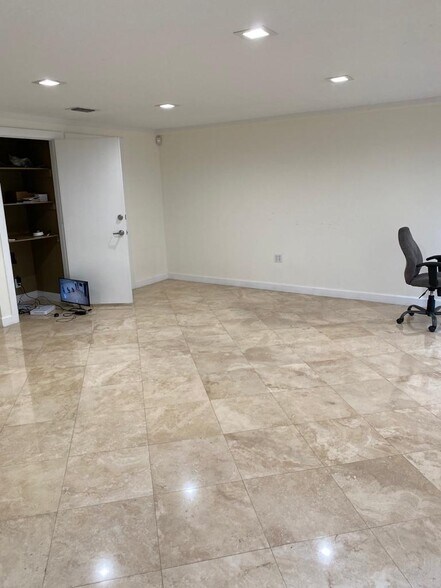 More Photos Of 8200-8358 NW 30th Ter, Doral Coworking Space