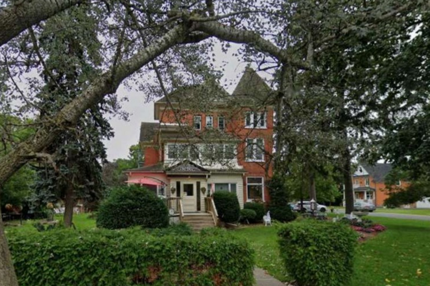 Primary Photo Of 29 Albert St W, St Jacobs Congregate Senior Housing For Sale