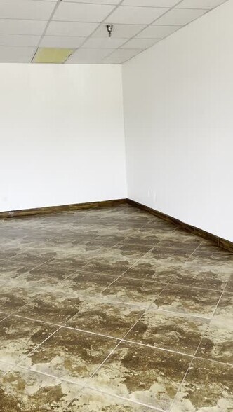 Primary Photo Of 804 W Dallas St, Conroe Office For Sale