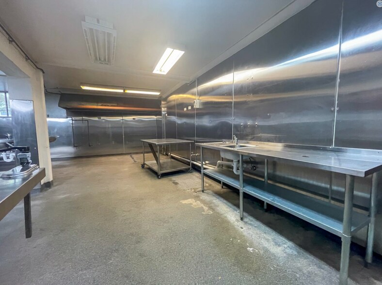 More Photos Of 76-78 Wentworth St, Port Kembla Restaurant For Lease