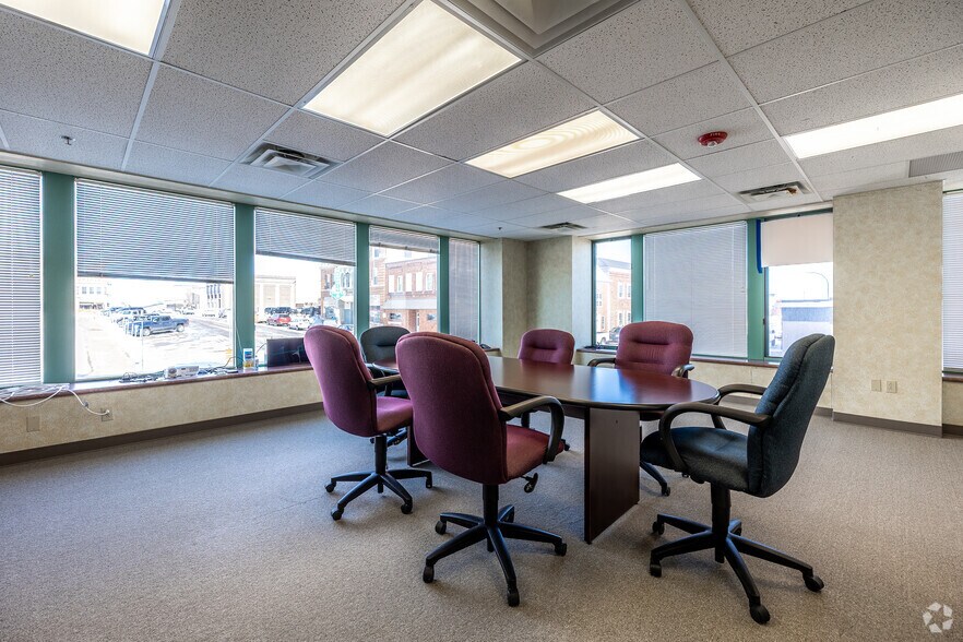 More Photos Of 11 E Church St, Marshalltown Unknown For Sale