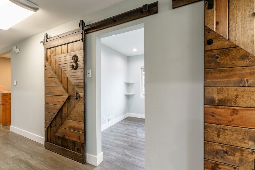 More Photos Of 12850 SW Canyon Rd, Beaverton Medical For Lease