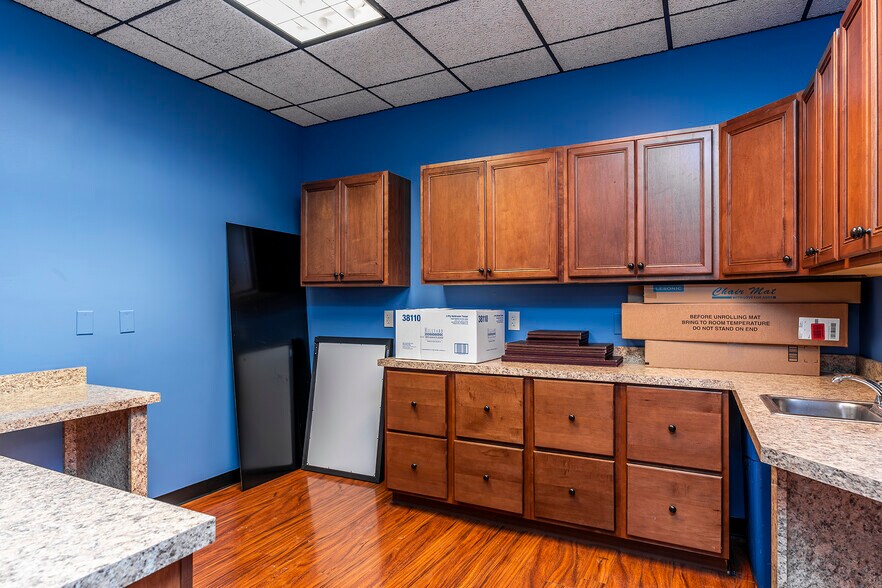 More Photos Of 535 Wellington Way, Lexington Medical For Sale