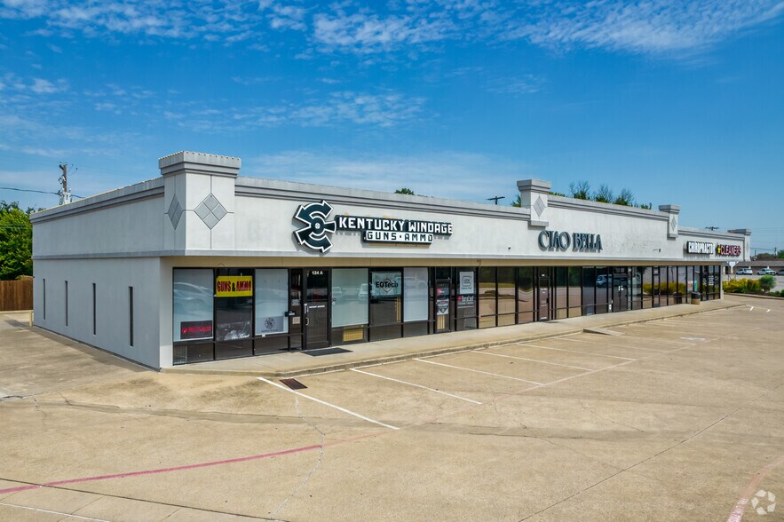 Primary Photo Of 124 Grapevine Hwy, Hurst Unknown For Lease