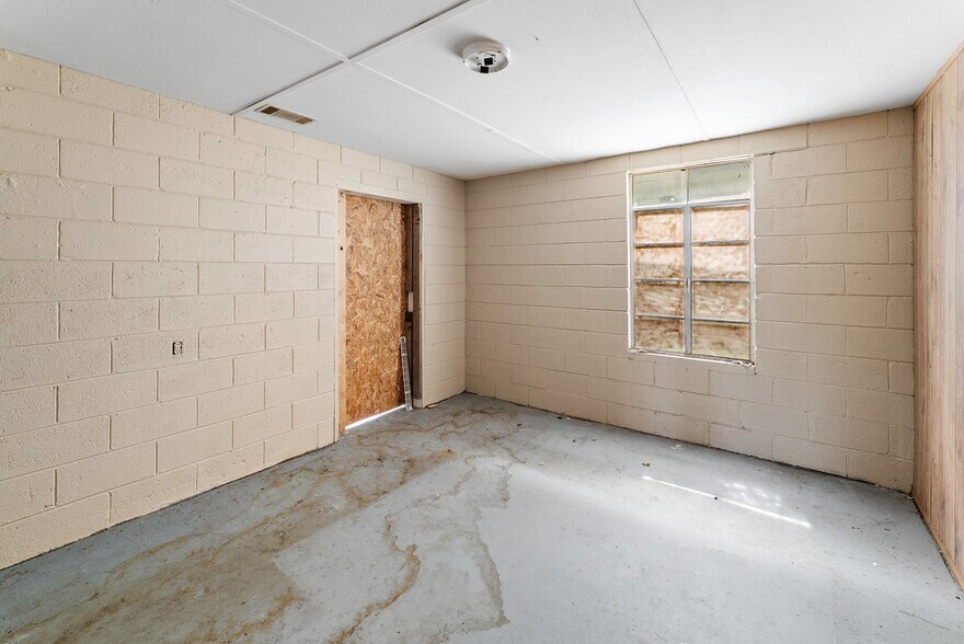 More Photos Of 27179 US Highway 80 W, Portal Industrial For Sale