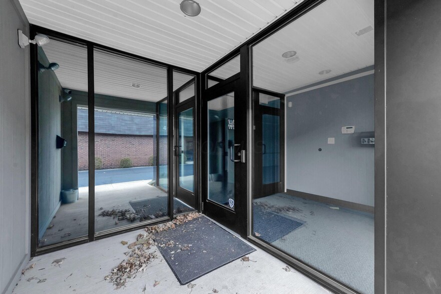 More Photos Of 444-454 E Center St, Marion Office For Sale