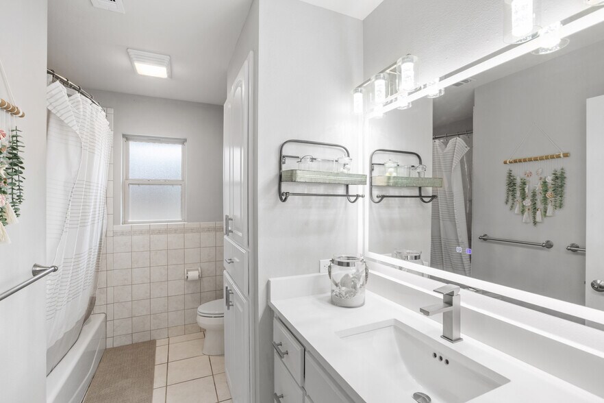 More Photos Of 608 W Morse St, Fredericksburg Specialty For Sale