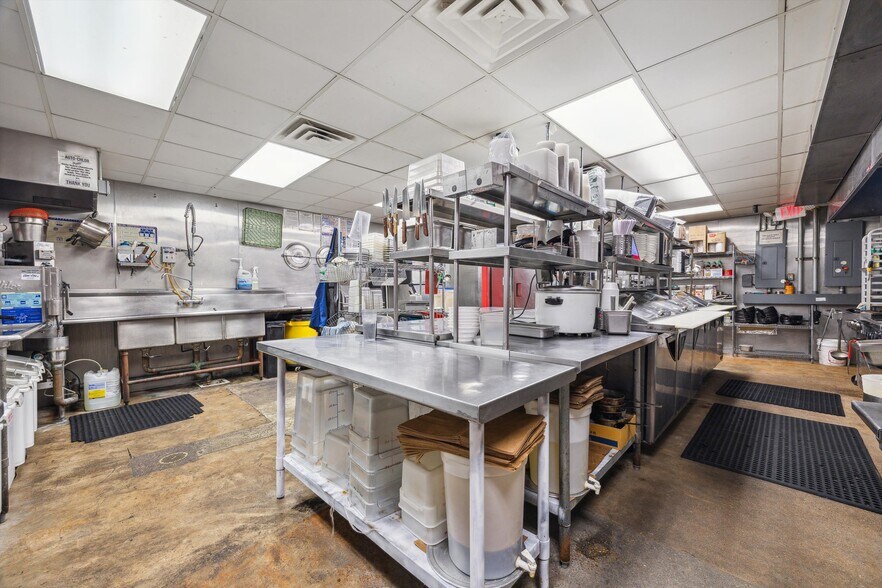 More Photos Of 602 E 20th St, Houston Restaurant For Lease