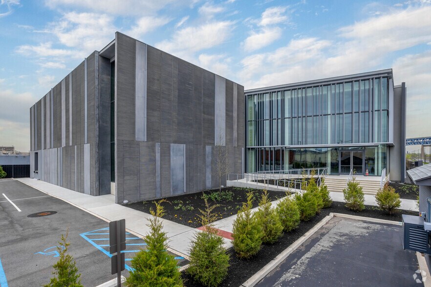 More Photos Of 2500 League Island Blvd, Philadelphia Research And Development For Lease