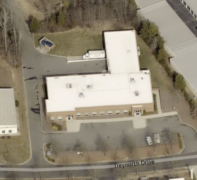 More Photos Of 11125 Treynorth Dr, Cornelius Office For Lease