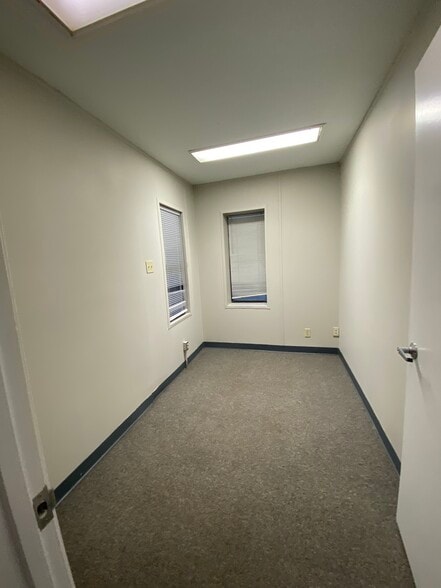 More Photos Of 1008 Dickerson Dr, Jasper Land For Lease