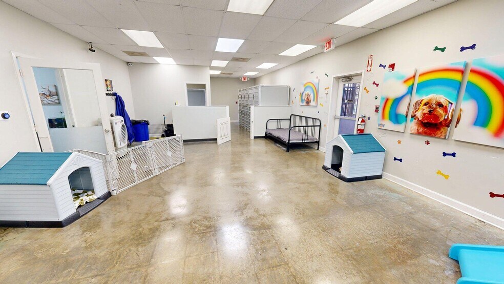 More Photos Of 3663 S Dairy Ashford Rd, Houston Veterinarian Kennel For Sale