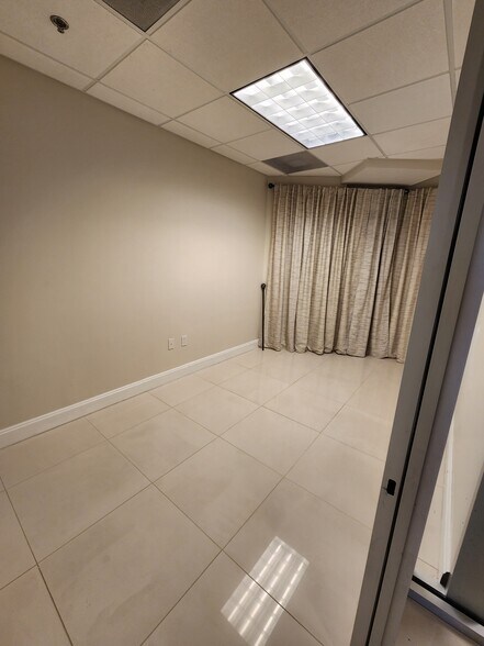 More Photos Of 18501 Pines Blvd, Pembroke Pines Office For Lease