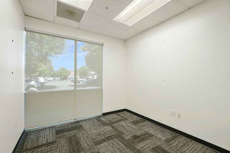 More Photos Of 2140 W Grant Line Rd, Tracy Office For Sale