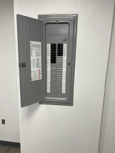 More Photos Of 92-29 Queens Blvd, Rego Park Apartments For Lease