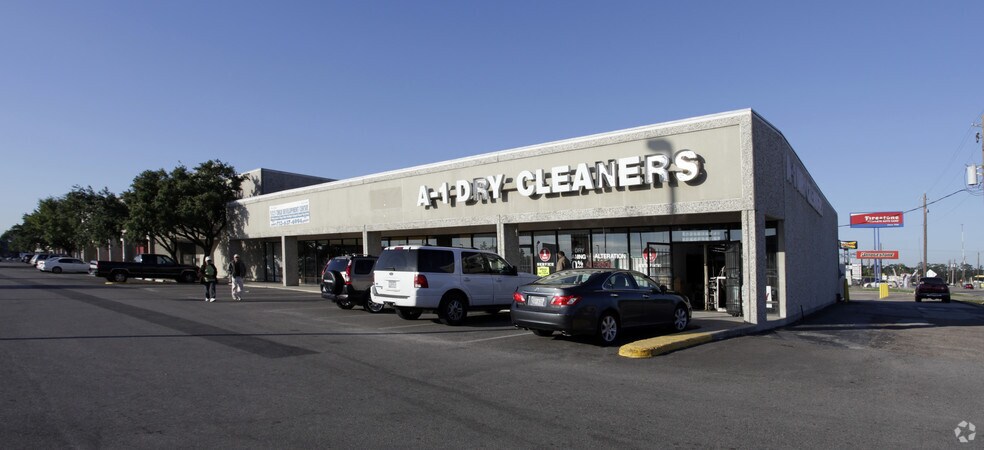 More Photos Of 6-18 Uvalde Rd, Houston Unknown For Lease