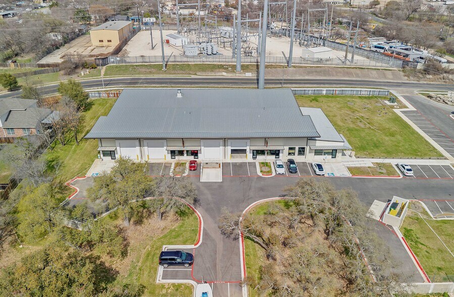 More Photos Of 2216 Avenue N, Austin Warehouse For Lease