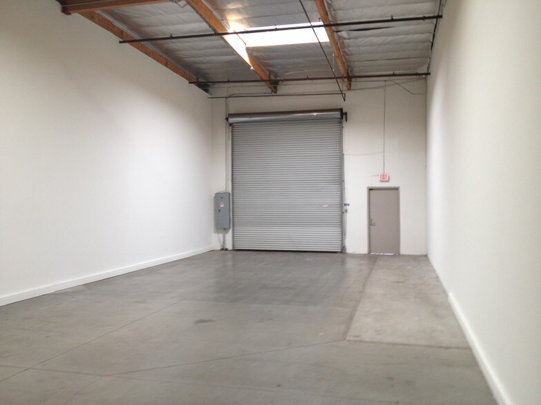 More Photos Of 12711 Ramona Blvd, Baldwin Park Warehouse For Lease