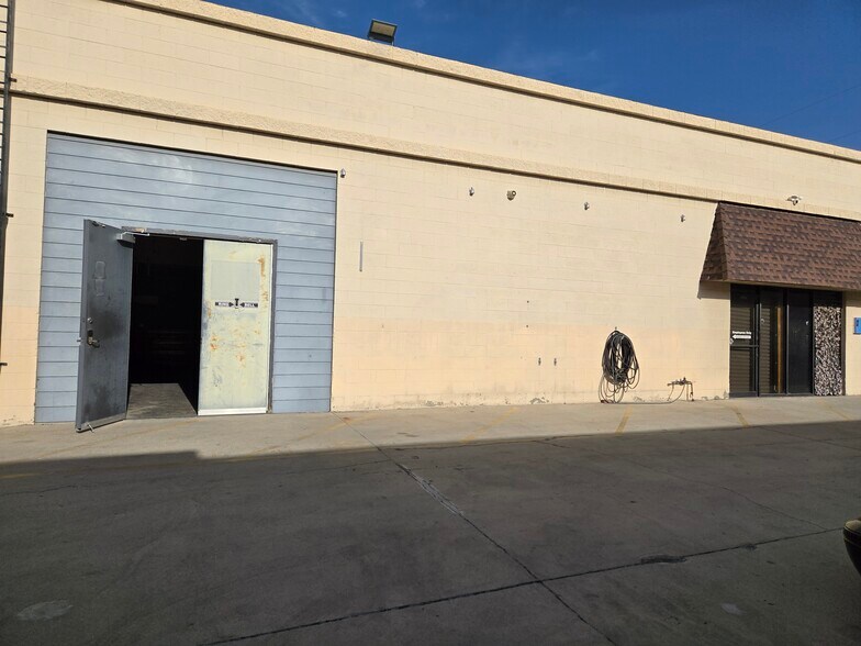 More Photos Of 11800 Sheldon St, Sun Valley Warehouse For Lease