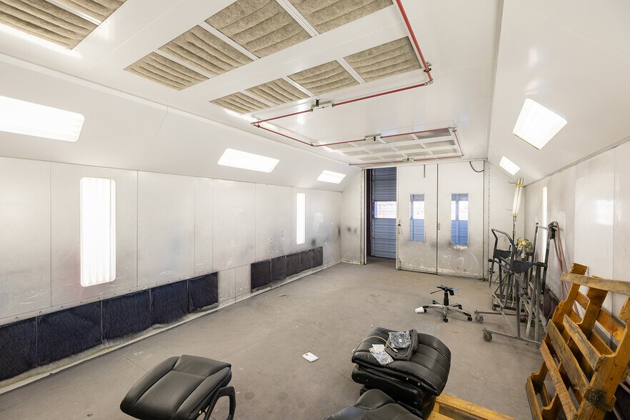 More Photos Of 11209 W Kellogg, Wichita Auto Dealership For Sale