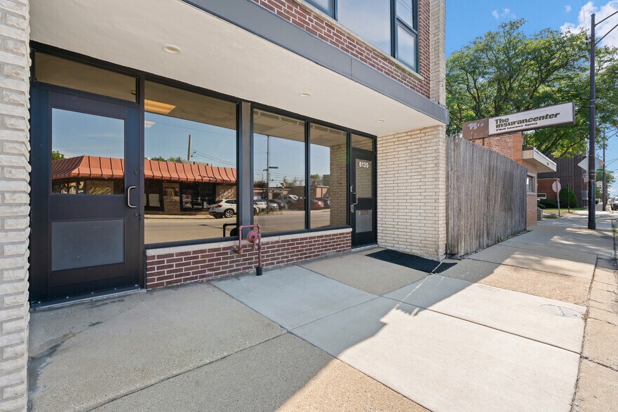 More Photos Of 6135 N Elston Ave, Chicago Office Residential For Sale