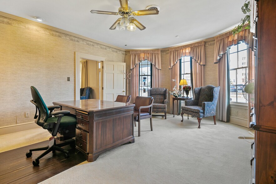 More Photos Of 127 S Cool Spring St, Fayetteville Office For Sale