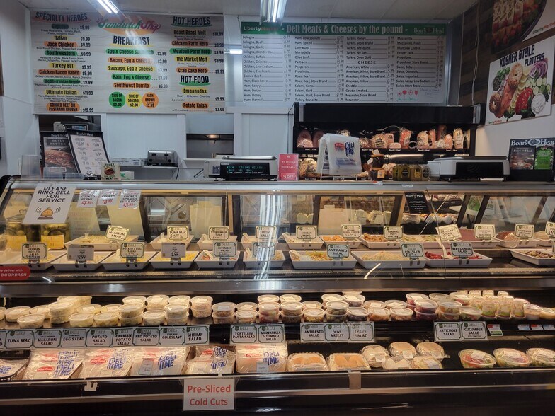 More Photos Of 261 N Main St, Liberty Freestanding For Sale