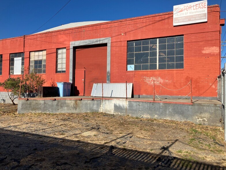 More Photos Of 1036 Ashby Ave, Berkeley Showroom For Lease