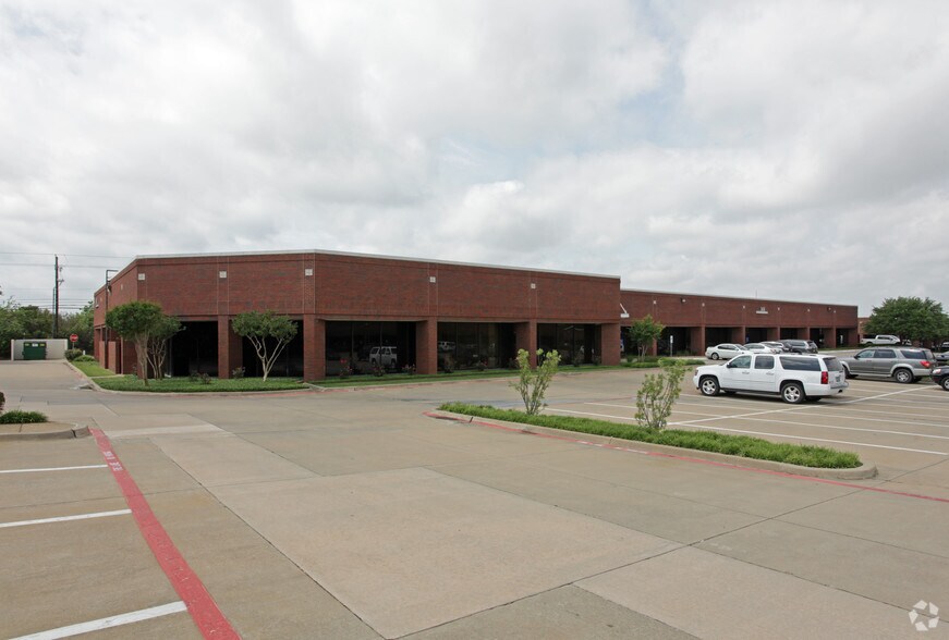 Primary Photo Of 3418 Midcourt Rd, Carrollton Showroom For Lease