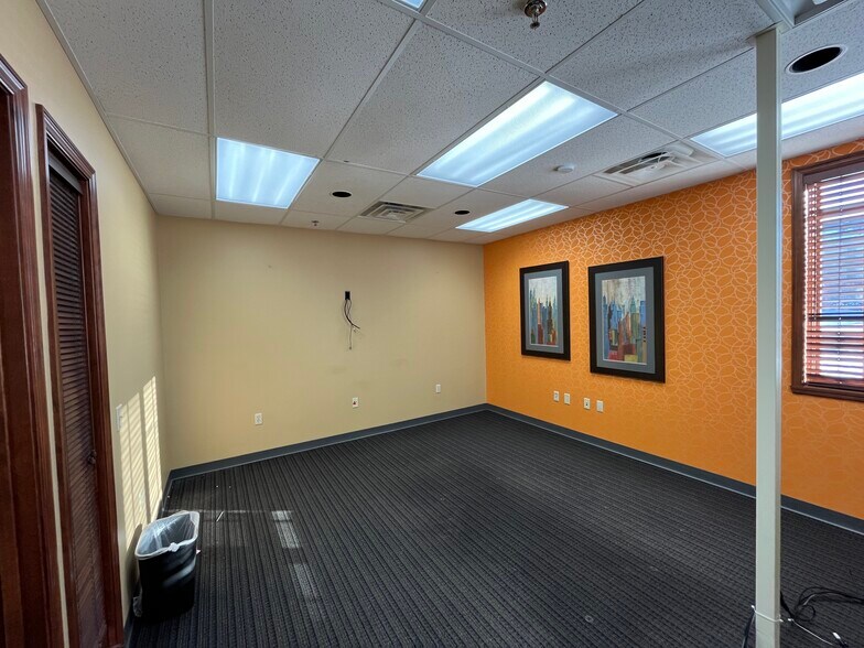 More Photos Of 342 42nd St S, Fargo Manufacturing For Sale