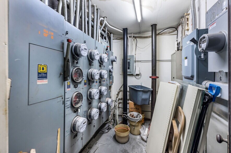 More Photos Of 69 Elliot St, Brattleboro Storefront Retail Residential For Sale