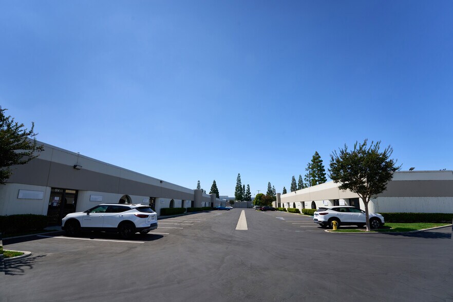 More Photos Of 14747 Artesia Blvd, La Mirada Unknown For Lease