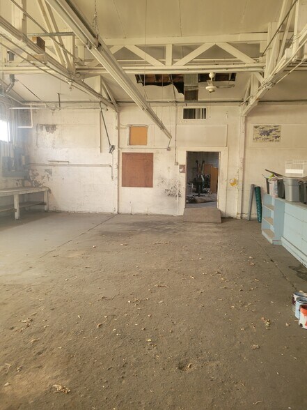 More Photos Of 248 W 2nd St, Chadron Warehouse For Sale