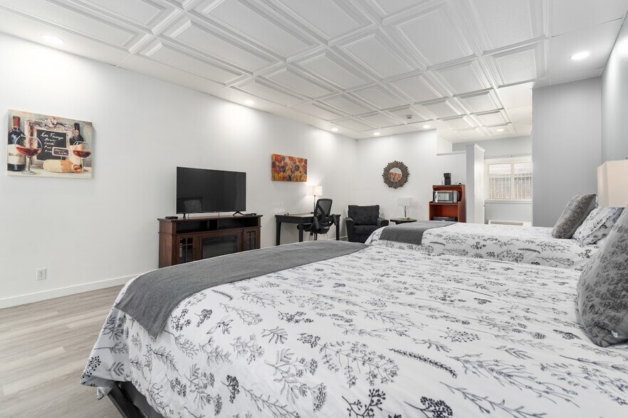 More Photos Of 200 Wapato Ct, Manson Hotel For Sale