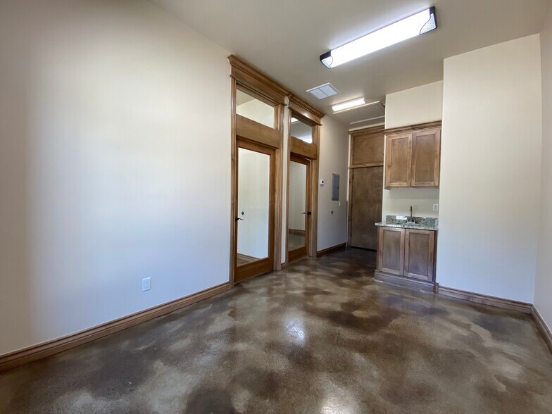 More Photos Of 5706 NW 130th St, Oklahoma City Office For Lease