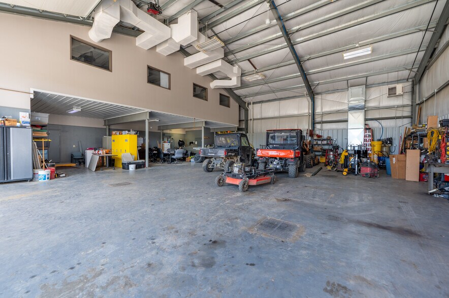 More Photos Of 2050 Reiser Ave SE, New Philadelphia Warehouse For Sale