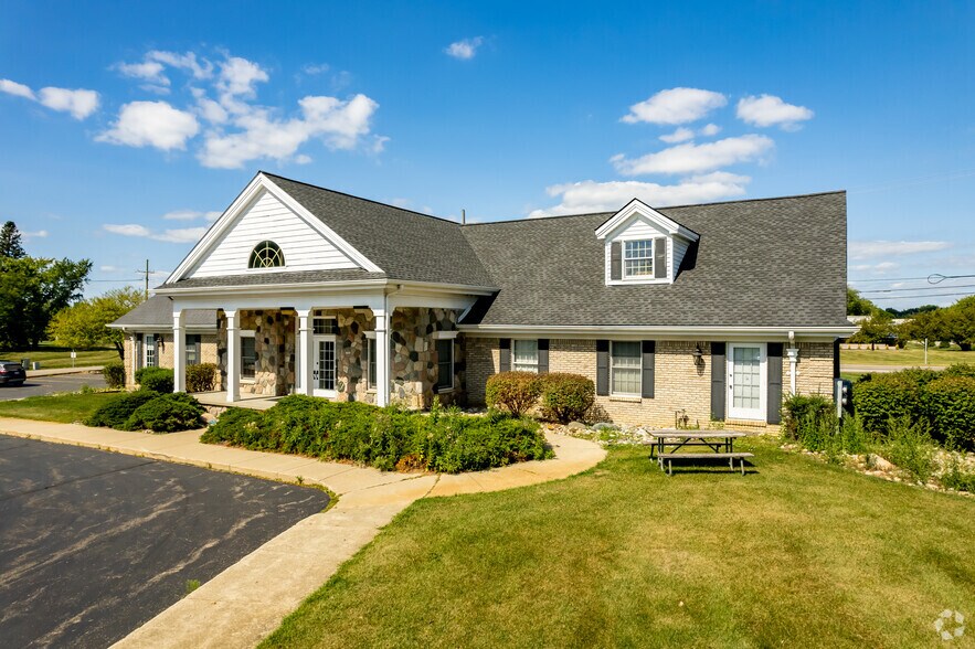 More Photos Of 53425-53445 Grand River Ave, New Hudson Office For Sale