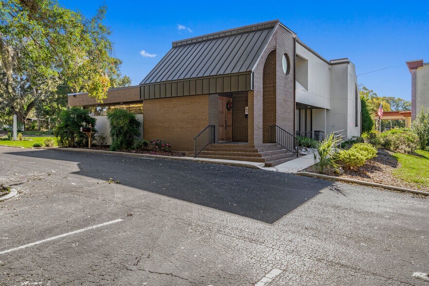 More Photos Of 315 Howell Ave, Brooksville Loft Creative Space For Sale